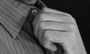 Quais são os principais tipos de colarinho em camisas masculinas